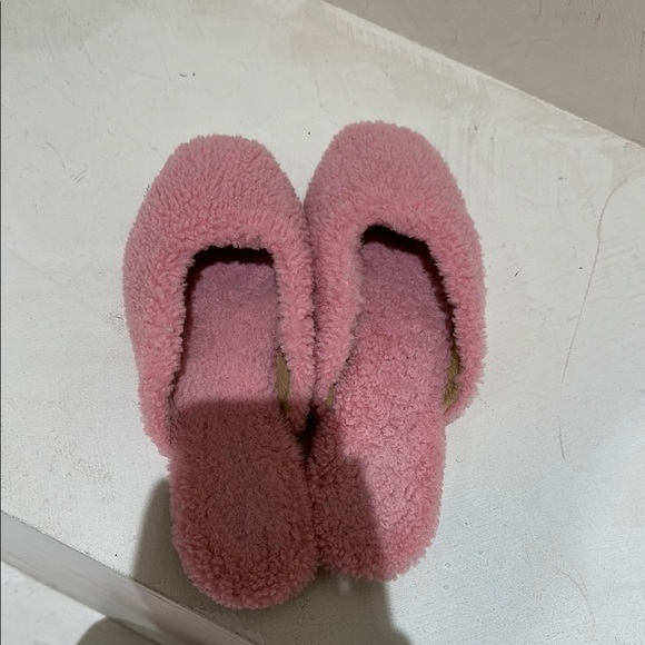 Cozy Pink Women's Slippers - Picture 3 of 3